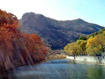 解生肖:四月六眉挂柳湾十七山色四五看是猜十二生肖